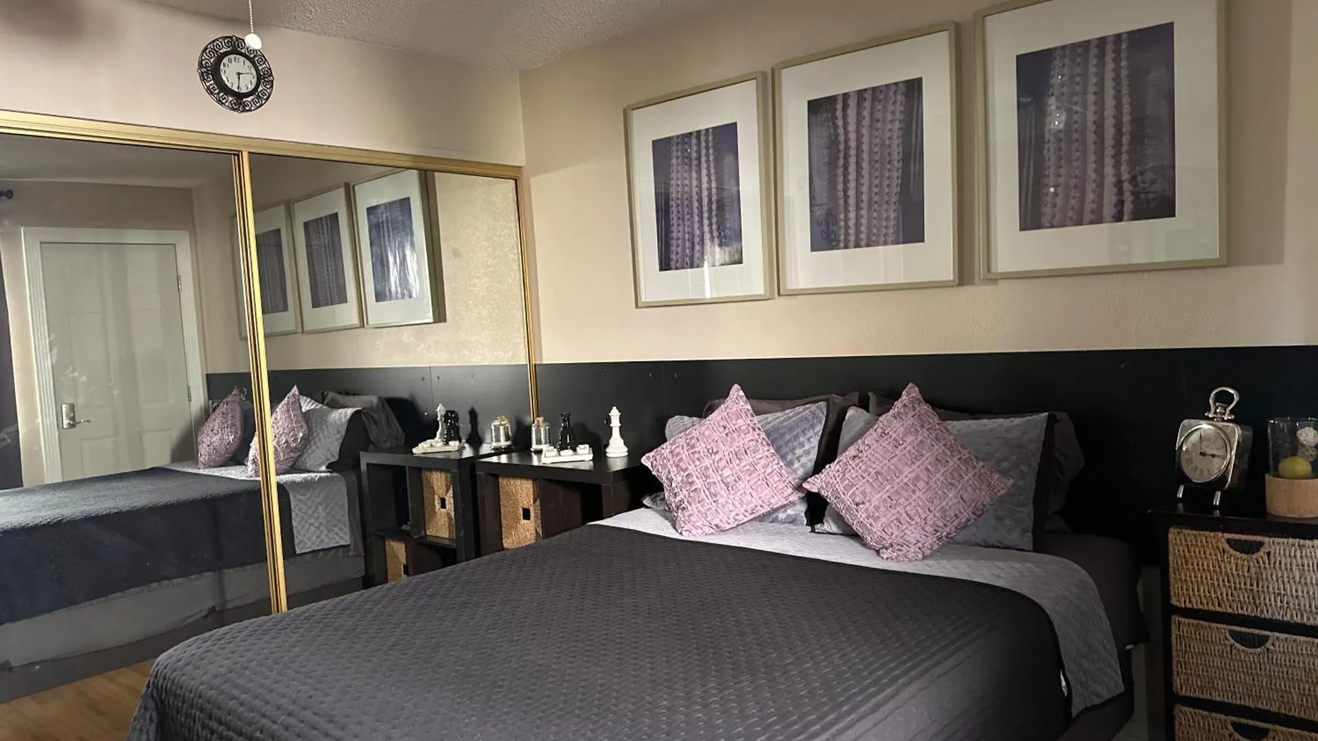 Le Noir, A Private Bedroom With A Private Entrance - Shared Bathroom لاس فيغاس